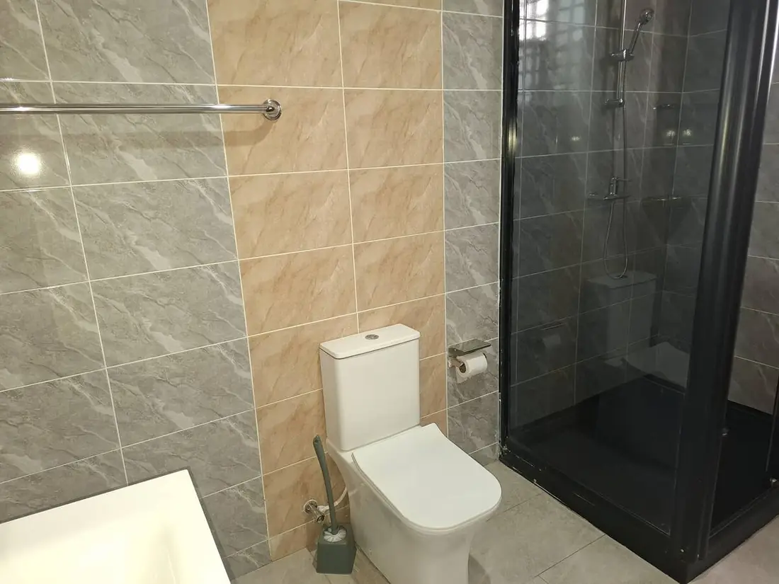 Full bathroom 3, Pelican Hotel VVIP